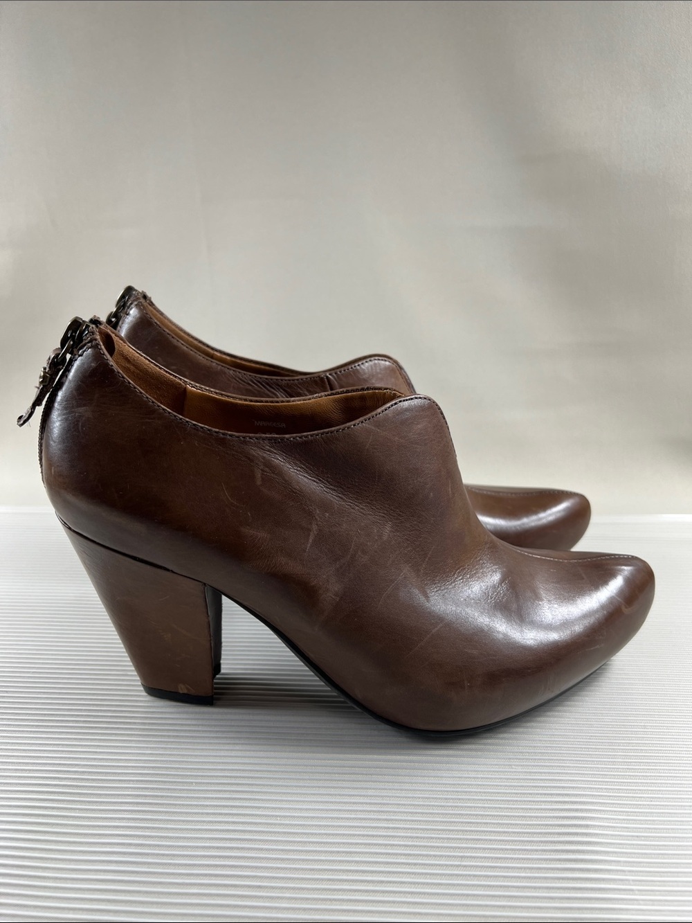 Earthies Pointed Toe Leather Heeled Booties in Brown - Size 9.5